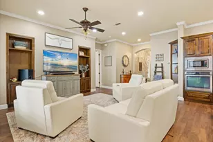 914 Waterpoint Ct E, Granbury, TX 76048 - Photo 11