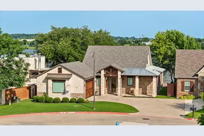 914 Waterpoint Court E, Granbury, TX 76048 - Photo 3