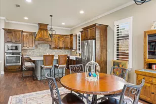 914 Waterpoint Ct E, Granbury, TX 76048 - Photo 15