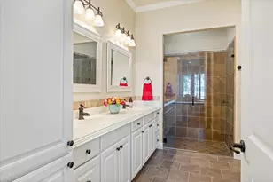 914 Waterpoint Ct E, Granbury, TX 76048 - Photo 19