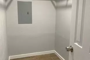 8601 Park Ln, Dallas, TX 75231 - Photo 11