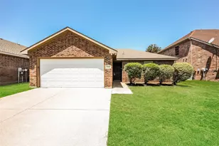 7660 Hollow Forest Dr, Fort Worth, TX 76123 - Photo 1