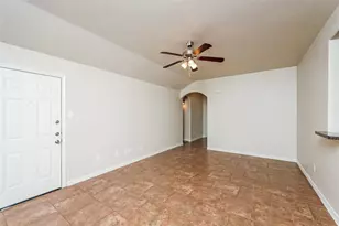 7660 Hollow Forest Dr, Fort Worth, TX 76123 - Photo 5
