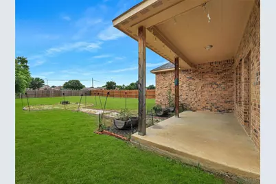 3101 Eastcrest Court, Fort Worth, TX 76105 - Photo 9