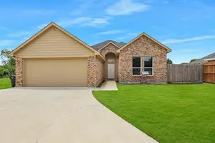 3101 EastCrest Ct, Fort Worth, TX 76105 - Photo 1