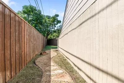 1215 N Oak Cliff Boulevard, Dallas, TX 75208 - Photo 37