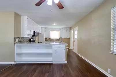 516 S Church Street, Pilot Point, TX 76258 - Photo 5