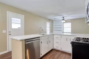 516 S Church St, Pilot Point, TX 76258 - Photo 11