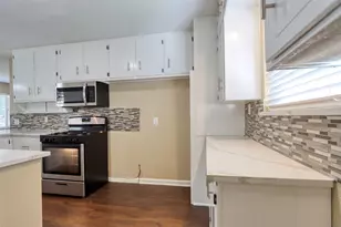 516 S Church St, Pilot Point, TX 76258 - Photo 9