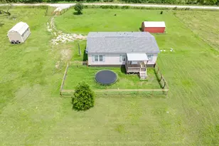 135 Hcr 3266, Mount Calm, TX 76673 - Photo 3