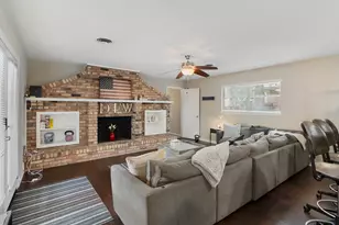 521 Brookview Dr, Hurst, TX 76054 - Photo 7