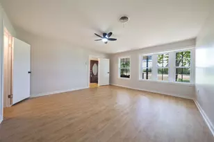 951 E Highland Rd, Oak Leaf, TX 75154 - Photo 17