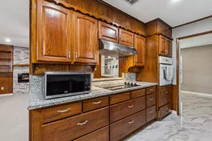 2140 Barbell Ln, Fort Worth, TX 76111 - Photo 13