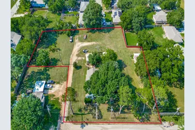 219 E Evans Street, Pilot Point, TX 76258 - Photo 3