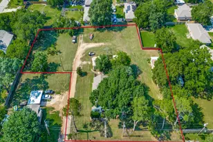 219 E Evans St, Pilot Point, TX 76258 - Photo 3