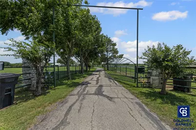 1221 Park N Boulevard, Cleburne, TX 76033 - Photo 5