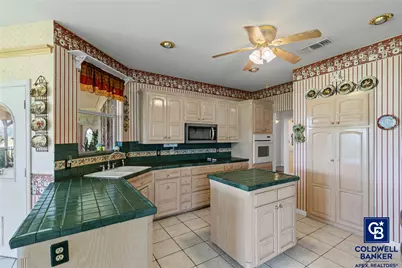 1221 Park N Boulevard, Cleburne, TX 76033 - Photo 11