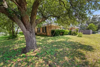 1301 Chapel Creek Road, Waco, TX 76712 - Photo 3