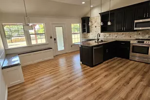 192 Bluebonnet Dr, Decatur, TX 76234 - Photo 5