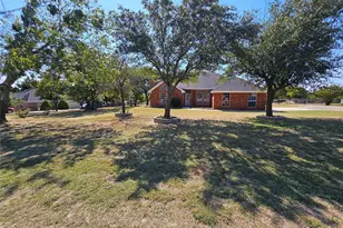 192 Bluebonnet Dr, Decatur, TX 76234 - Photo 17