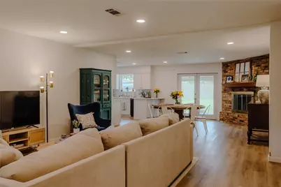 2712 Larkin Avenue, Fort Worth, TX 76133 - Photo 9