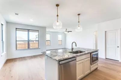 533 Hillcrest Circle, Justin, TX 76247 - Photo 5