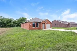 2908 Emma Ln, Mabank, TX 75147 - Photo 3