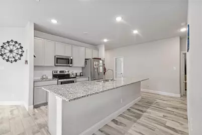 9221 White Settlement Road, White Settlement, TX 76108 - Photo 11