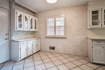 9334 Hunters Creek Drive, Dallas, TX 75243 - Photo 7