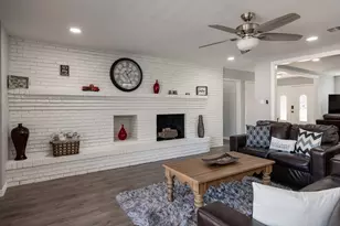 701 Kentwood Cir, Bedford, TX 76021 - Photo 17