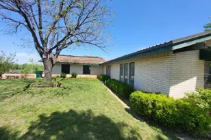 306 Wade St, Olney, TX 76374 - Photo 3