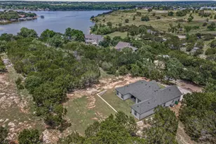 3228 Lakeside Dr, Granbury, TX 76048 - Photo 3