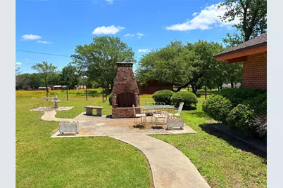 905 Bennett Drive, Bowie, TX 76230 - Photo 15