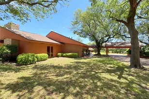 905 Bennett Dr, Bowie, TX 76230 - Photo 5
