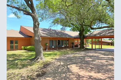 905 Bennett Drive, Bowie, TX 76230 - Photo 3