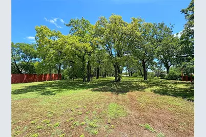 905 Bennett Drive, Bowie, TX 76230 - Photo 11