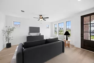 917 Almond Blossom Cir, Crowley, TX 76036 - Photo 5