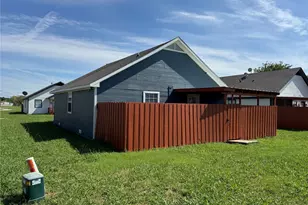 817 Kingdom Cir, Waxahachie, TX 75165 - Photo 17