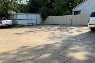 304 E Hickory St, Kaufman, TX 75142 - Photo 3