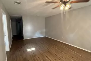 304 E Hickory St, Kaufman, TX 75142 - Photo 5