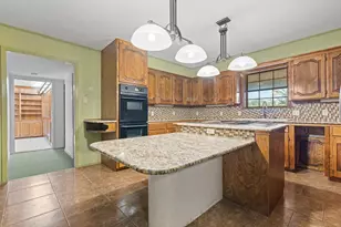 7 Fox Hollow Rd, Joshua, TX 76058 - Photo 11