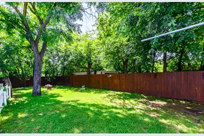 211 Huron Street, Cleburne, TX 76031 - Photo 3