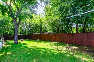 211 Huron St, Cleburne, TX 76031 - Photo 3