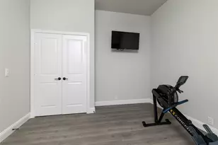 513 Livia St, Burleson, TX 76028 - Photo 21