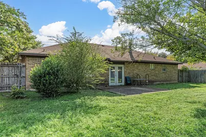 300 Travis Lane, Hewitt, TX 76643 - Photo 5