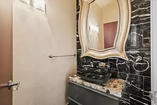 829 W Daggett Ave, Fort Worth, TX 76104 - Photo 13