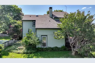 696 Harbor Drive N, Azle, TX 76020 - Photo 3