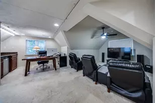 4221 Shady Hill Dr, Dallas, TX 75229 - Photo 35