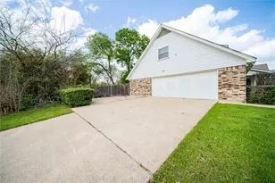 919 Green Hills Rd, Duncanville, TX 75137 - Photo 3
