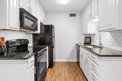 1421 S 12th Street #109, Waco, TX 76706 - Photo 3